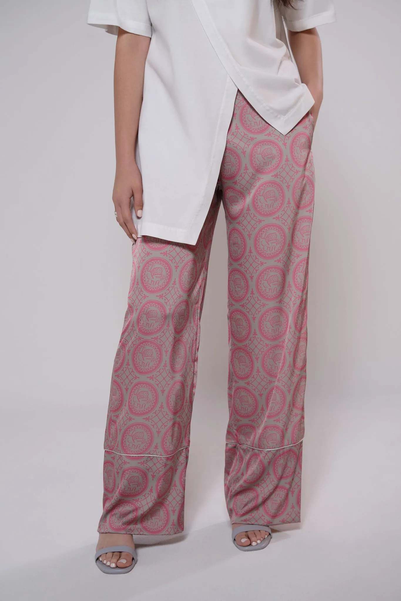 Satin wide leg pants in pink heritage print